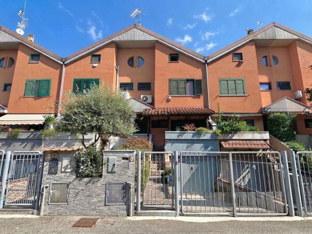 Casa in vendita a Pieve Emanuele, Lombardia