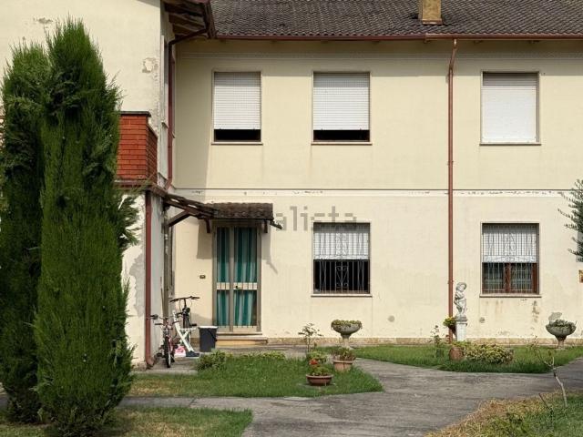 Casa in vendita a Ostiglia, Lombardia