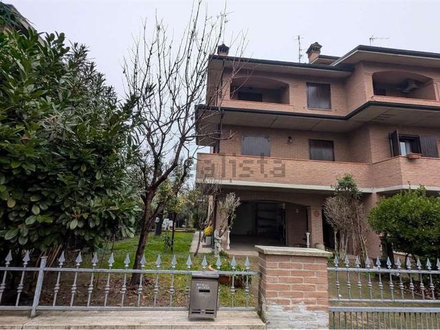 Casa in vendita a San Faustino-Madonnina-Quattroville, Modena