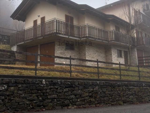 Casa in vendita a Sormano, Lombardia