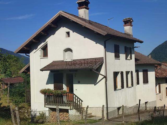 Casa in vendita a Seren Del Grappa, Veneto
