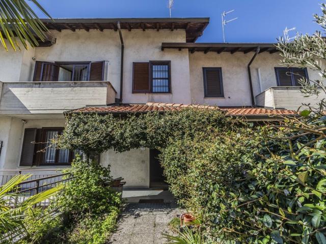 Casa in vendita a Cislago, Lombardia