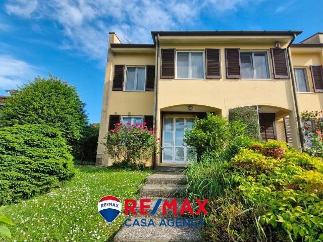 Casa in vendita a Buguggiate, Lombardia