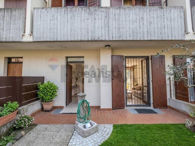 Casa in vendita a Desenzano Del Garda, Lombardia