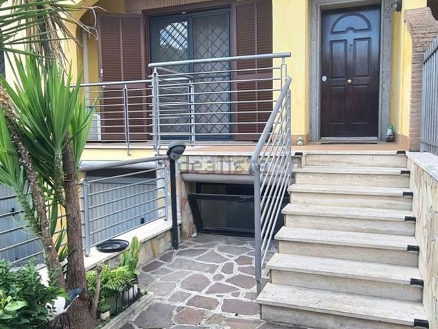 Casa in vendita a Torre Angela, Roma