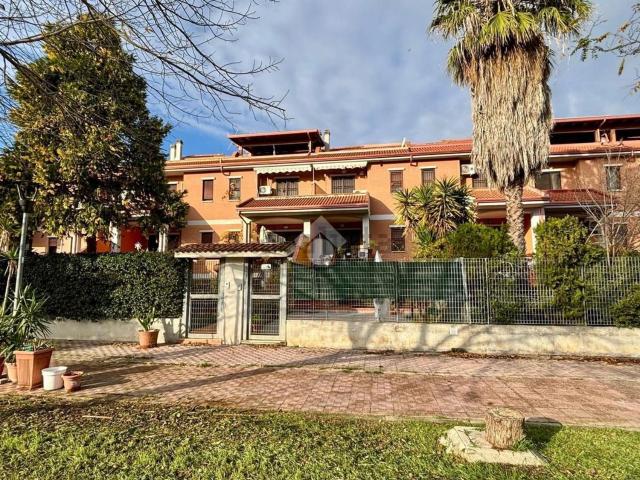 Casa in vendita a C.E.P., Puglia
