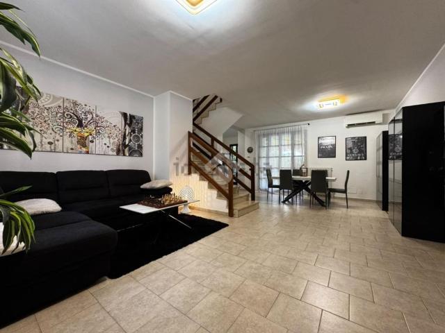 Casa in vendita a Mediglia, Lombardia