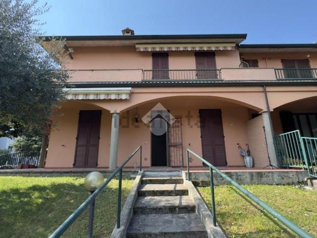 Casa in vendita a Bellinzago Lombardo, Lombardia