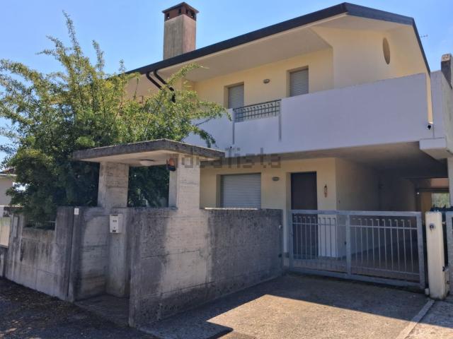 Casa in vendita a Branco, Tavagnacco