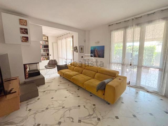 Casa in vendita a Cervaiolo, Montignoso