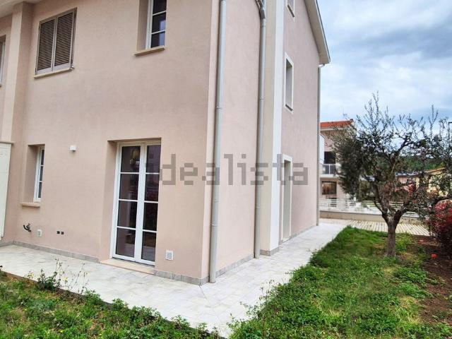 Casa in vendita a Montale Alto, Montale