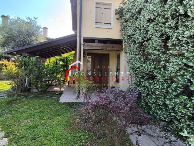 Casa in vendita a Spresiano, Veneto