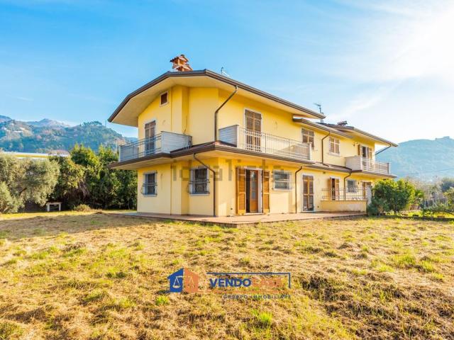Casa in vendita a Debbia, Montignoso