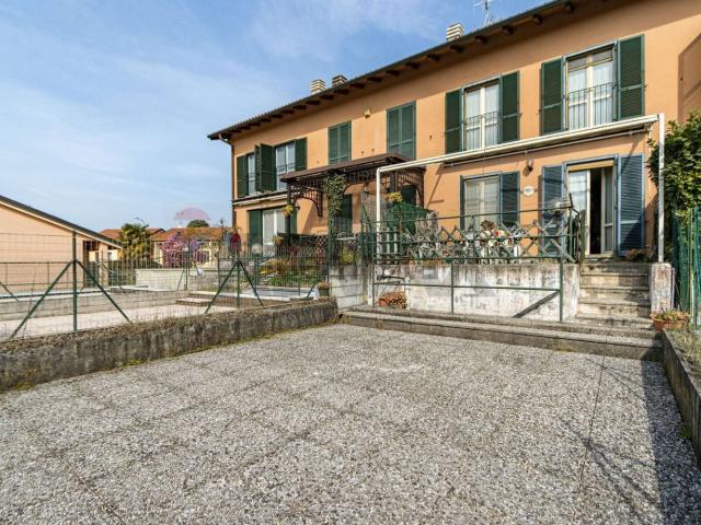 Casa in vendita a Molteno, Lombardia