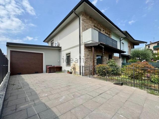 Casa in vendita a Misano di Gera d'Adda, Bergamo