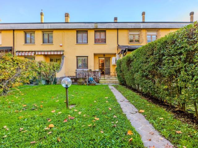 Casa in vendita a Arese, Lombardia