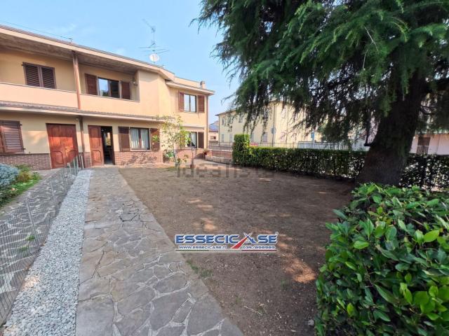 Casa in vendita a Azzano San Paolo, Lombardia