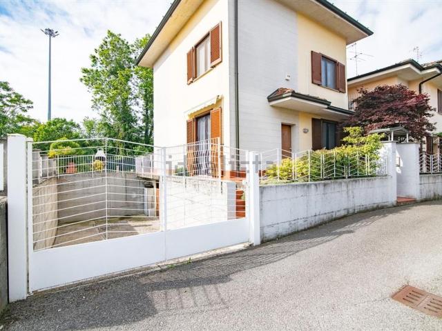 Casa in vendita a Fanfani, Lodi