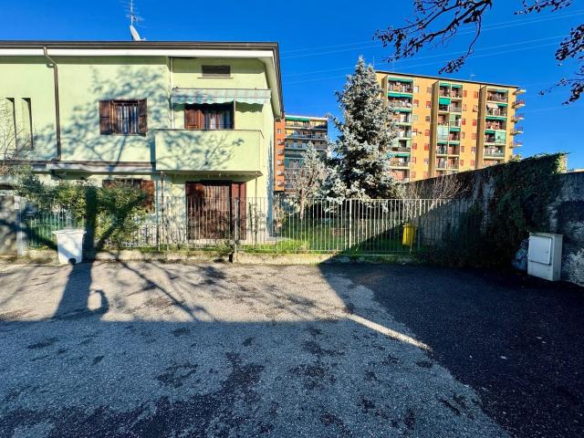 Casa in vendita a Cologno Monzese, Lombardia