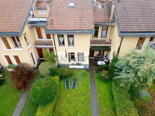 Casa in vendita a Arese, Lombardia