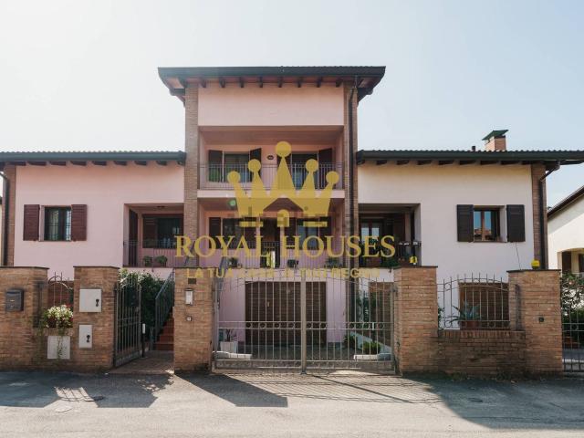 Casa in vendita a Scarzara, Parma