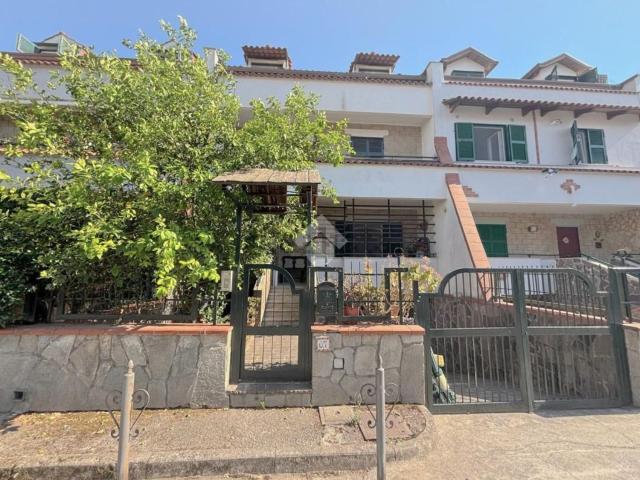 Casa in vendita a Giugliano In Campania, Campania