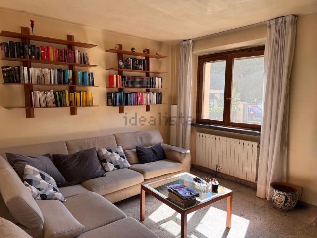 Casa in vendita a Prato, Toscana
