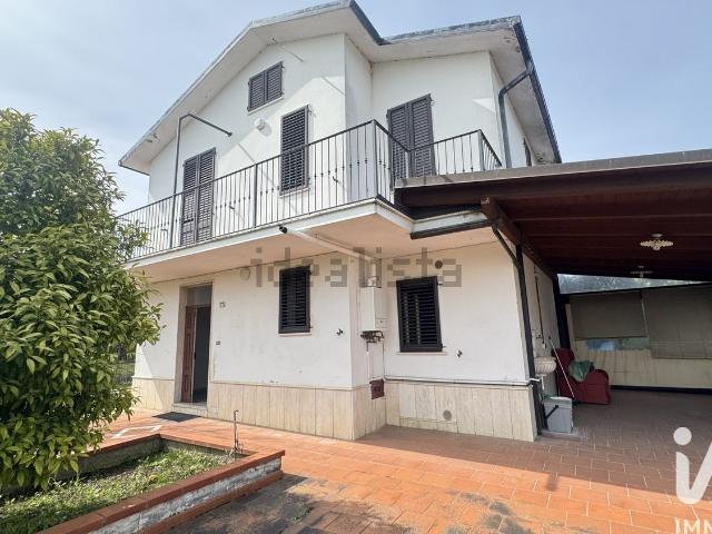 Casa in vendita a Unione dei Comuni della Val Vibrata, Ancarano
