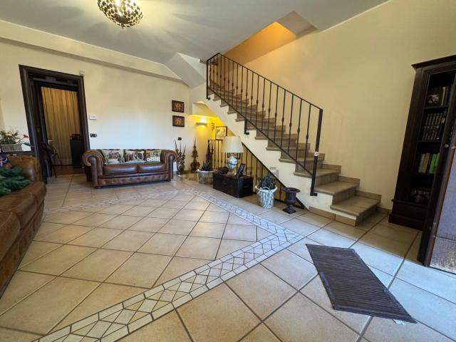 Casa in vendita a Aci Catena, Sicilia