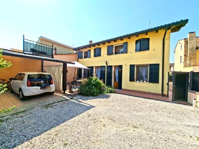 Casa in vendita a Piazza, Villafranca di Verona