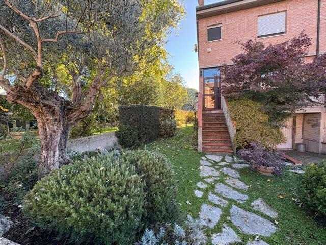 Casa in vendita a Ferrara, Reggio Emilia