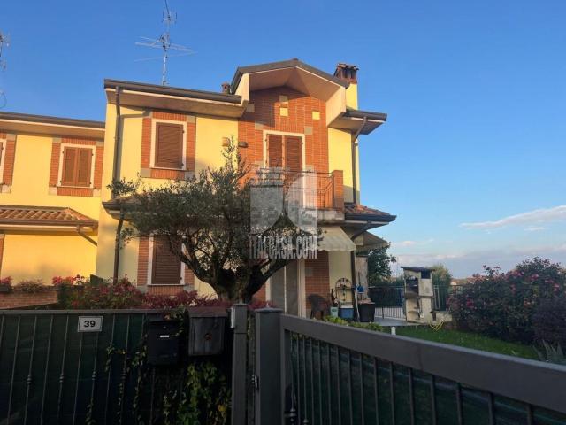 Casa in vendita a Brignano Gera d'Adda, Bergamo