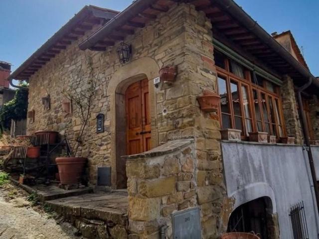 Casa in vendita a Castelfranco di Sopra, Castelfranco Piandiscò