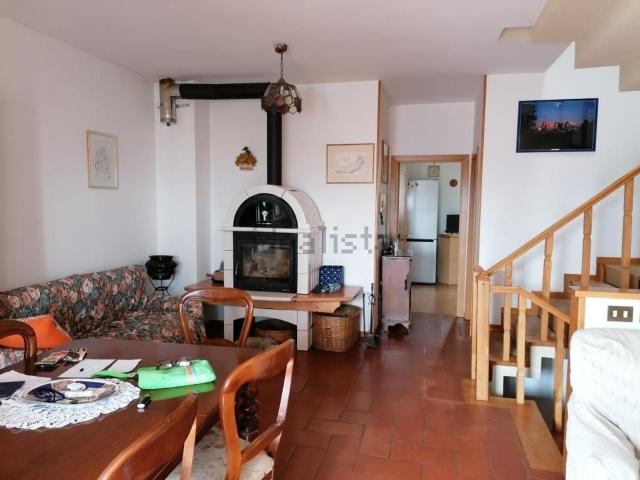Casa in vendita a Mazzaferro, Marche