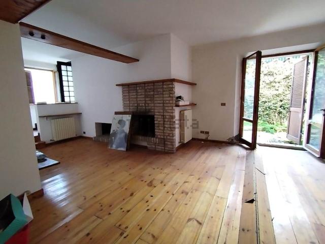 Casa in vendita a Solfanuccio, Marche