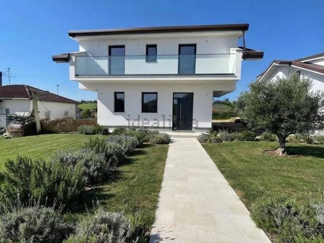 Casa in vendita a Torrice, Lazio