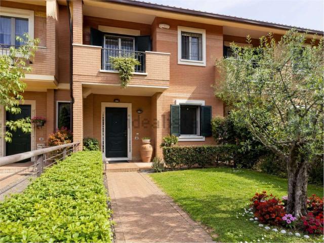 Casa in vendita a Bosto, Varese