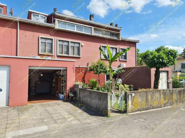 Casa in vendita a Modena, San Damaso