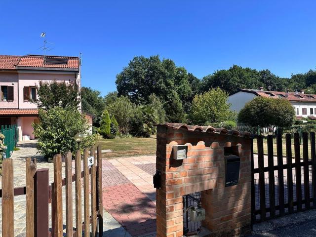 Casa in vendita a Venegono Superiore, Lombardia