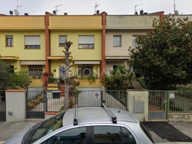 Casa in vendita a Rimini, Reggio Emilia