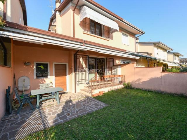 Casa in vendita a Zona Est, Brescia