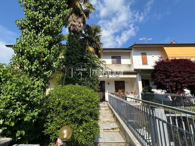 Casa in vendita a Brembate, Lombardia