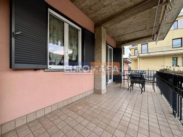 Casa in vendita a Osio Sopra, Lombardia