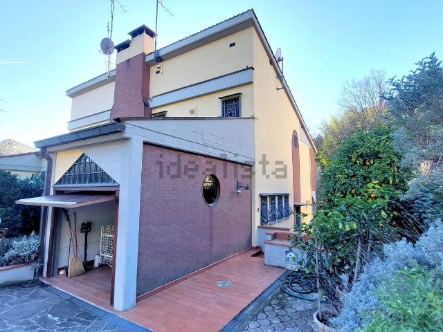 Casa in vendita a Santa Lucia, Prato