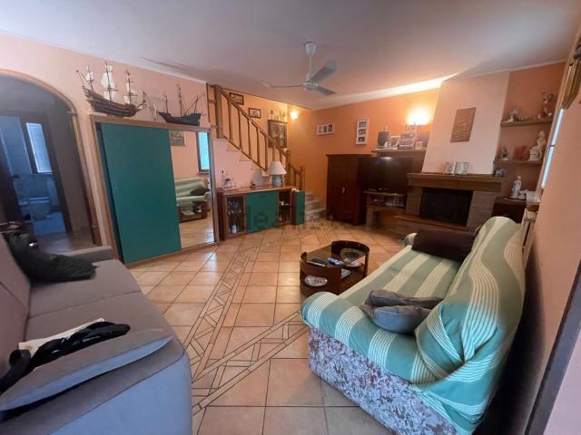Casa in vendita a Riva Trebbia, Rottofreno