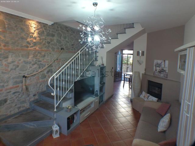 Casa in vendita a Montale Alto, Montale