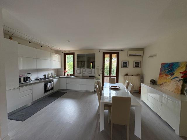 Casa in vendita a Calvagese Della Riviera, Lombardia