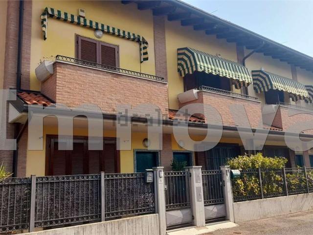 Casa in vendita a Cesano Maderno, Villaggio Snia