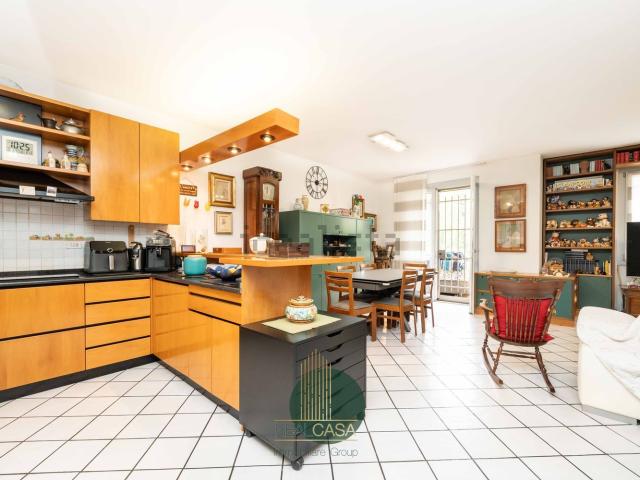 Casa in vendita a Limbiate, Lombardia