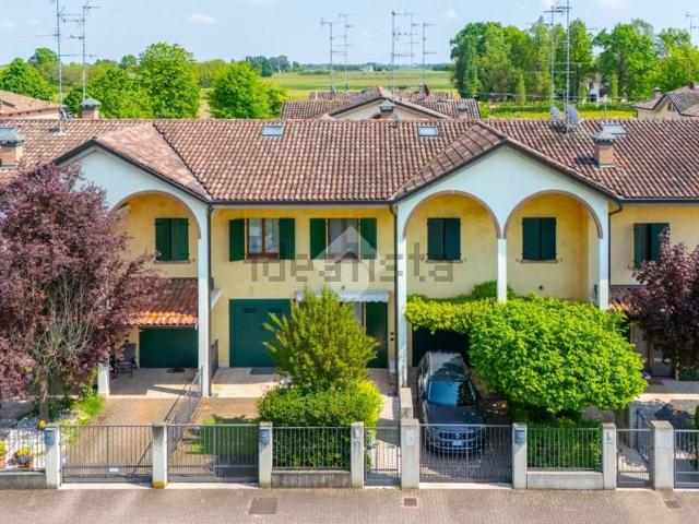 Casa in vendita a Pianura Reggiana, Re
